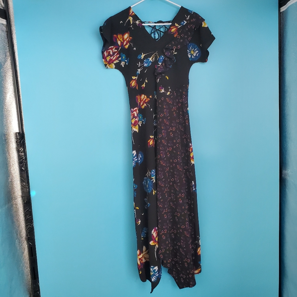 Xhilaration Dress Size Small Black V-Neck Floral